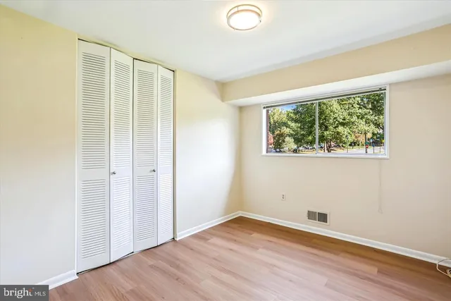 $2,145 | 10601 Weymouth Street, Unit 4, Bethesda, MD 20814