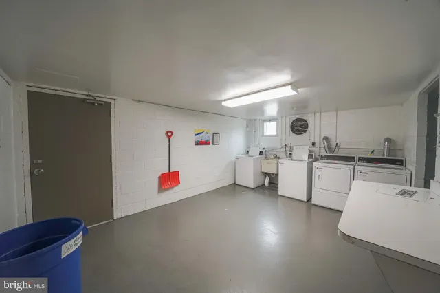 $2,145 | 10601 Weymouth Street, Unit 4, Bethesda, MD 20814