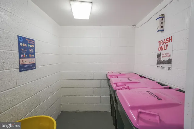 $2,145 | 10601 Weymouth Street, Unit 4, Bethesda, MD 20814