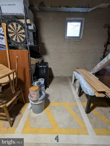 $2,145 | 10601 Weymouth Street, Unit 4, Bethesda, MD 20814