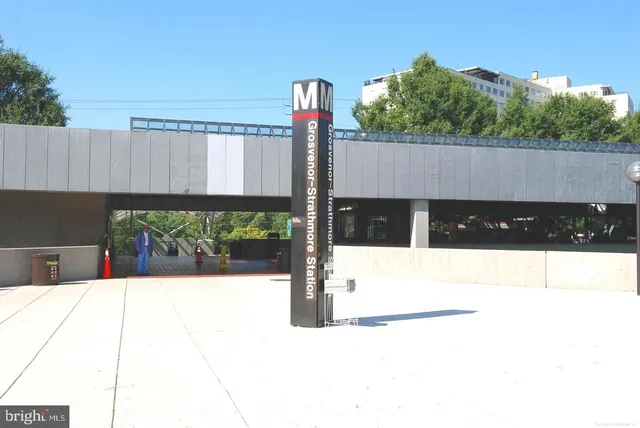 $2,145 | 10601 Weymouth Street, Unit 4, Bethesda, MD 20814