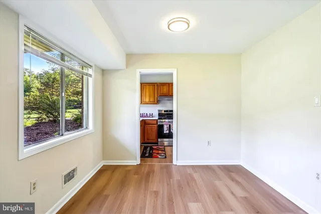 $2,145 | 10601 Weymouth Street, Unit 4, Bethesda, MD 20814