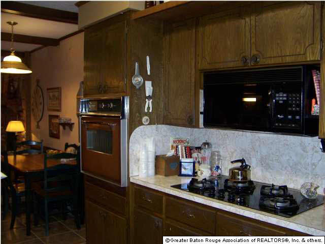8775 Dave Clark Road Denham Springs, LA 70726 - Photo 8 of 12