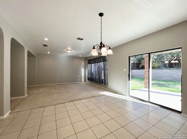 $2,375 | 2830 Zurich, San Antonio, TX 78230