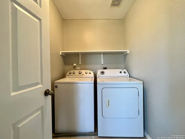 $2,375 | 2830 Zurich, San Antonio, TX 78230