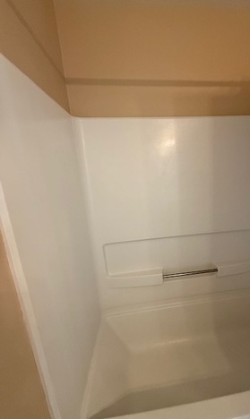 272 Bay Drive Itasca, IL 60143 - Photo 28 of 49 a close up of a shower