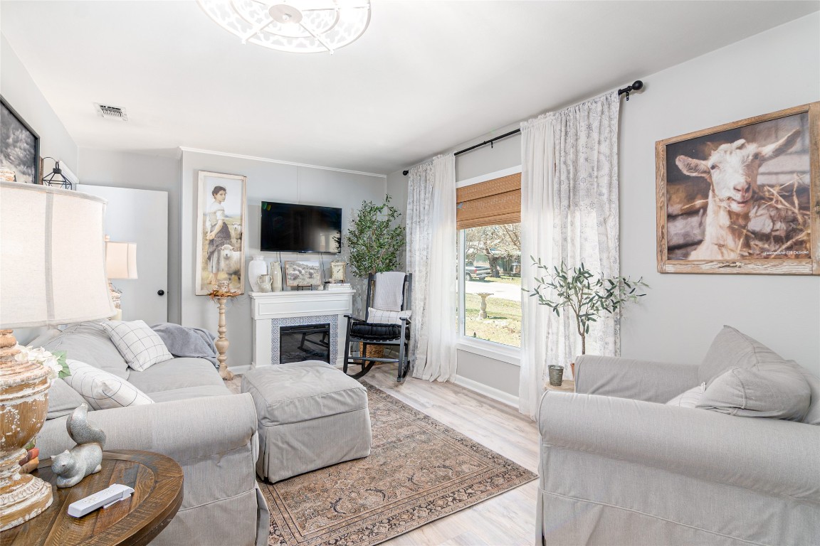 406 Ave East  