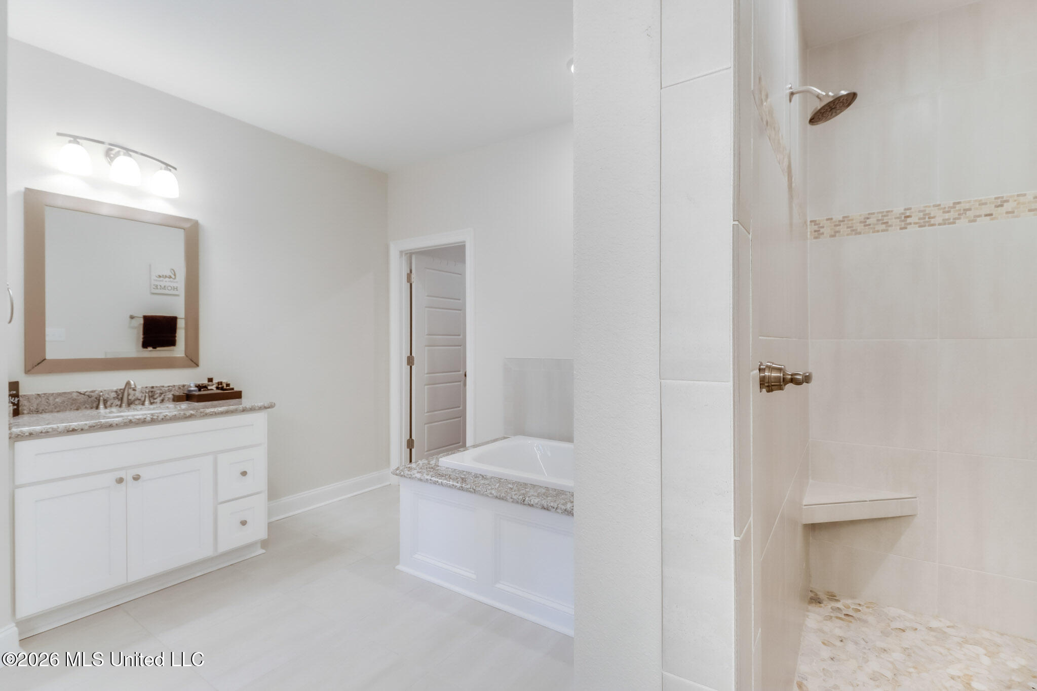 5894 Windmill Street Ocean Springs, MS 39564 - Photo 15 of 20 Primary Bedroom Bathroom
