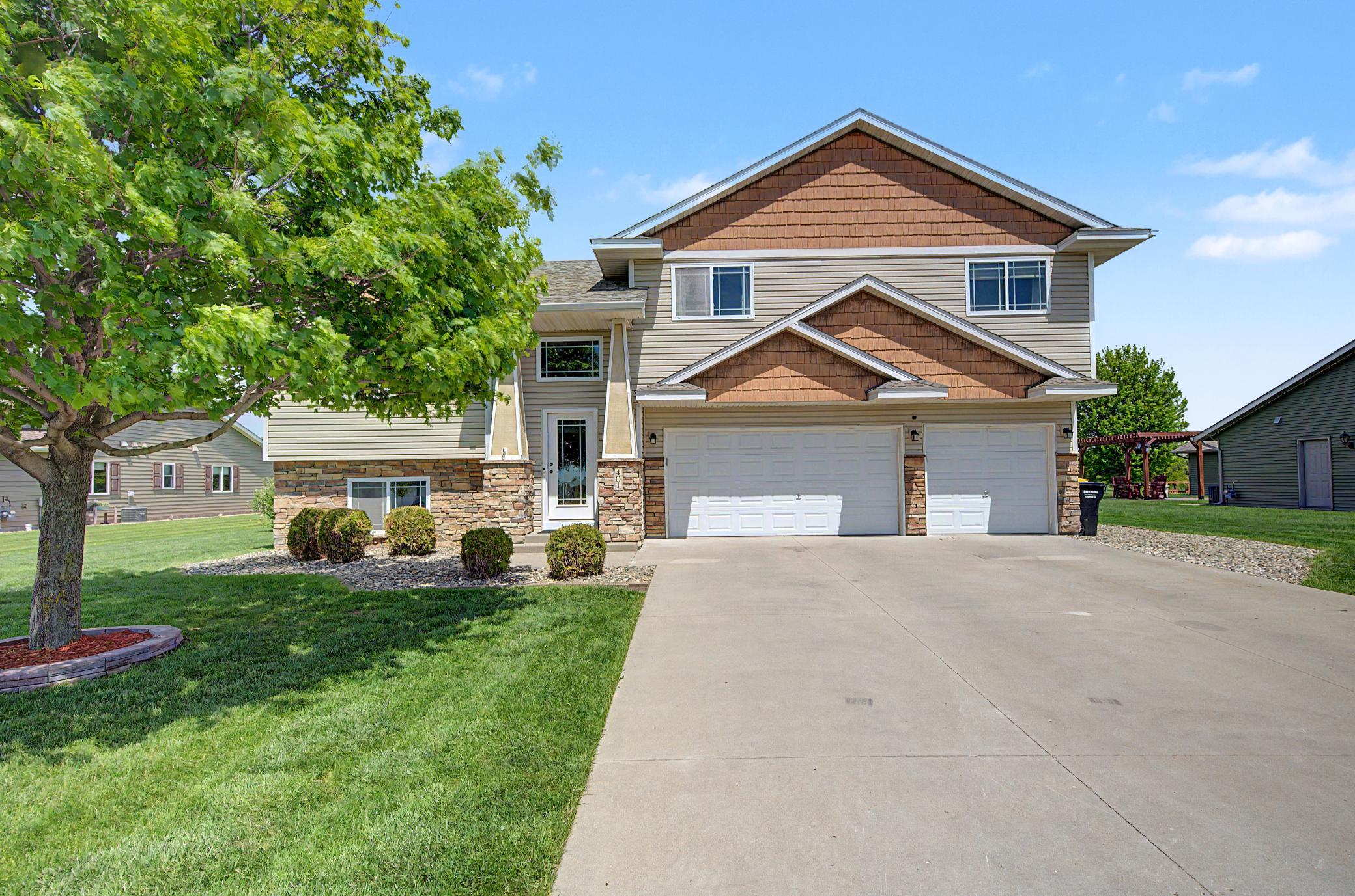 401 10th Street Southeast Freeport, MN 56331 - Photo 3 of 41