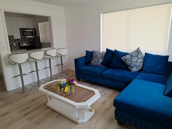 $1,850 | 684 Northeast 37th Street, Unit 3, Fort Lauderdale, FL 33334