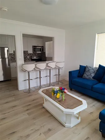 $1,850 | 684 Northeast 37th Street, Unit 3, Fort Lauderdale, FL 33334