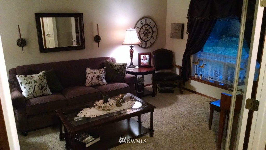11812 Littlerock Road Southwest Olympia, WA 98512 - Photo 11 of 25 Gallery Image 11