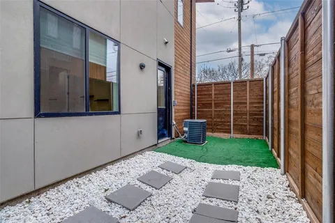 $399,000 | 2124 Lovedale Avenue, Unit 101, Dallas, TX 75235