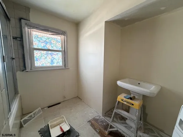 $3,700 | 322 West Nicholson Road, Mount Ephraim, NJ 08059