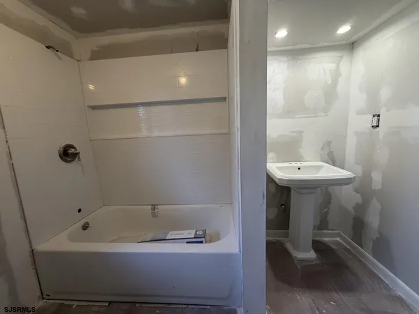$3,700 | 322 West Nicholson Road, Mount Ephraim, NJ 08059