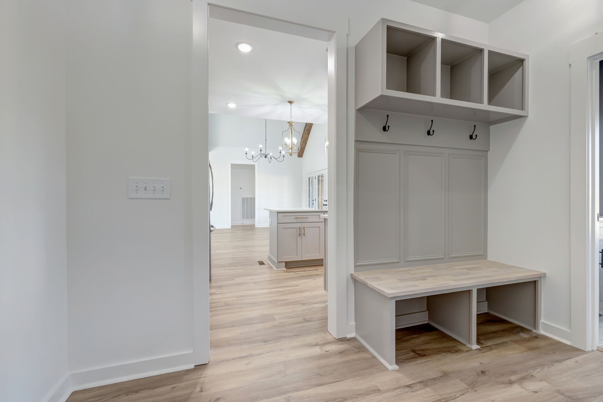 1 Hunter Bills Road Lewisburg, TN 37091 - Photo 23 of 48 a view of kitchen with furniture and wooden floor