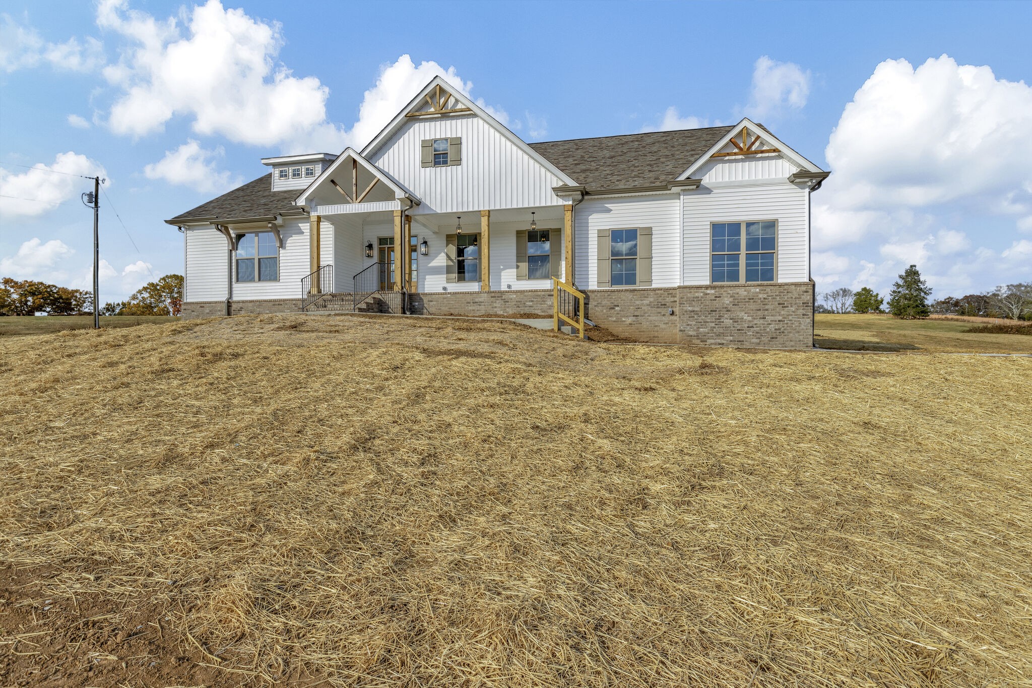 1 Hunter Bills Road Lewisburg, TN 37091 - Photo 3 of 48 a front view of a house with a yard