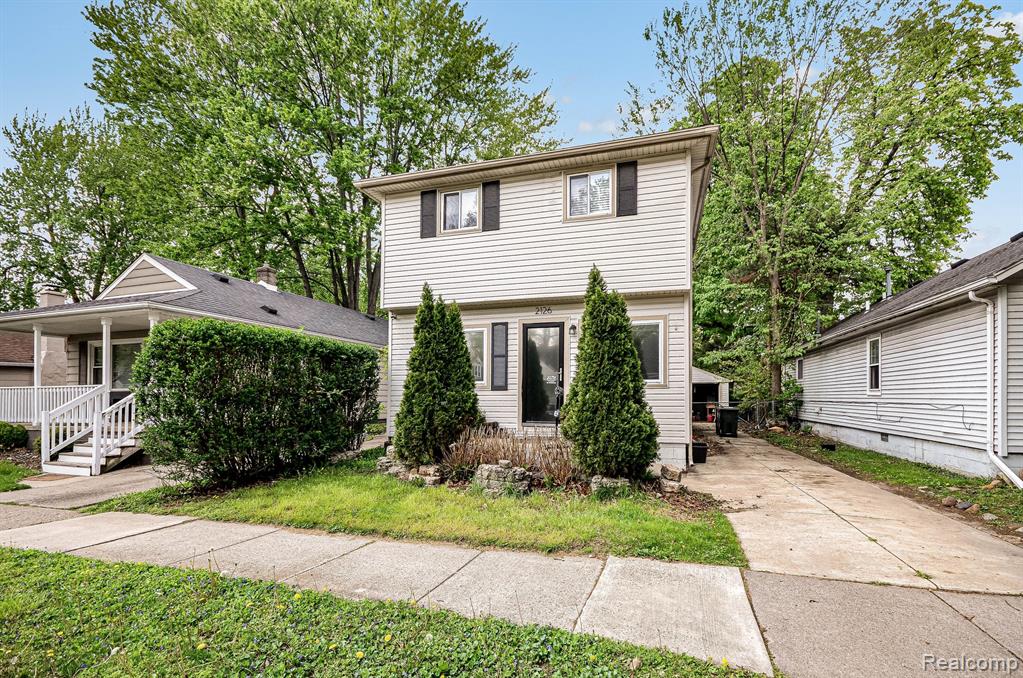 2126 Roslyn Road Grosse Pointe, MI 48236 - Photo 19 of 25