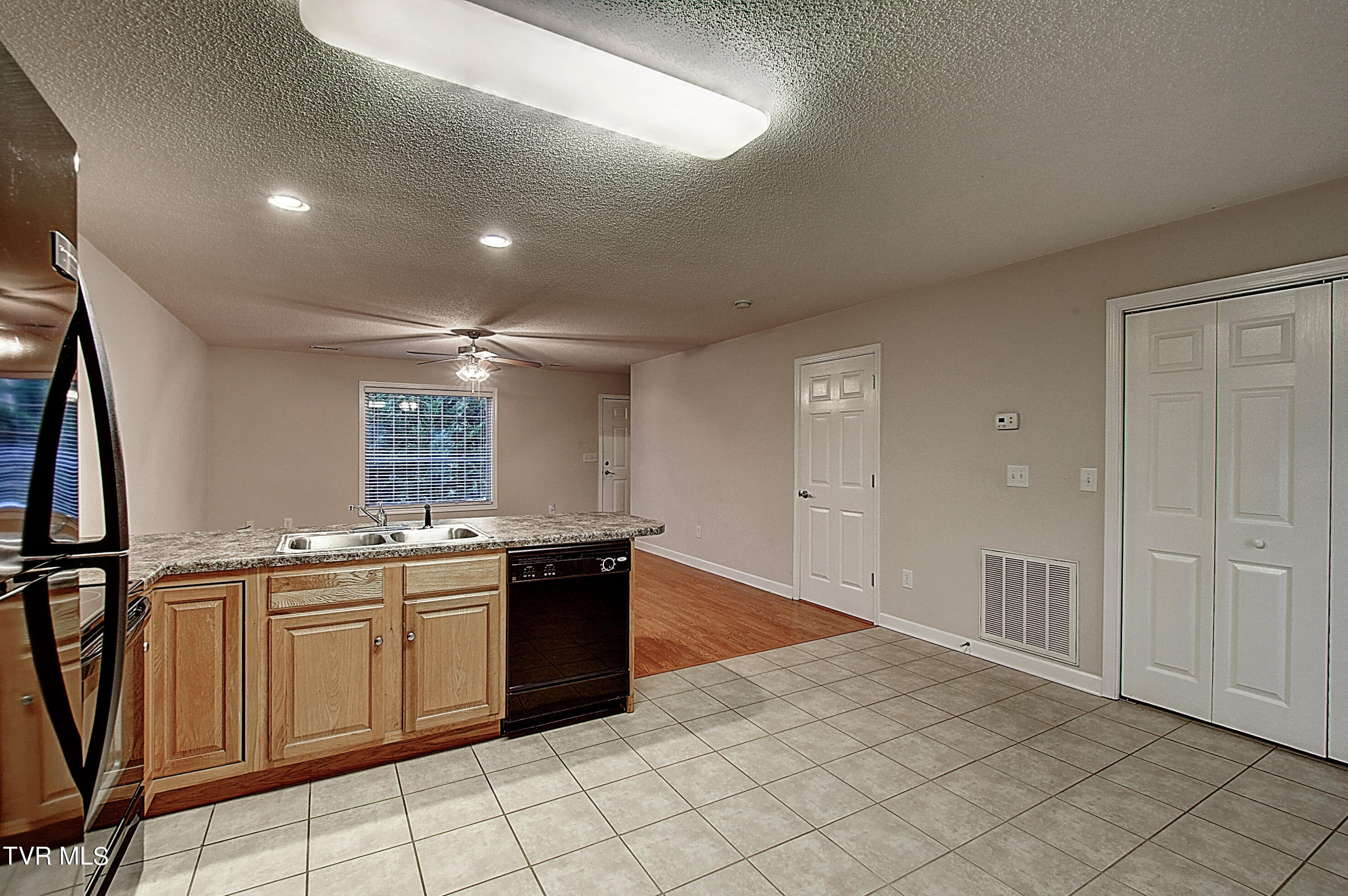 563 Boring Chapel Road, Unit 9 Johnson City, TN 37615 - Photo 12 of 28 12