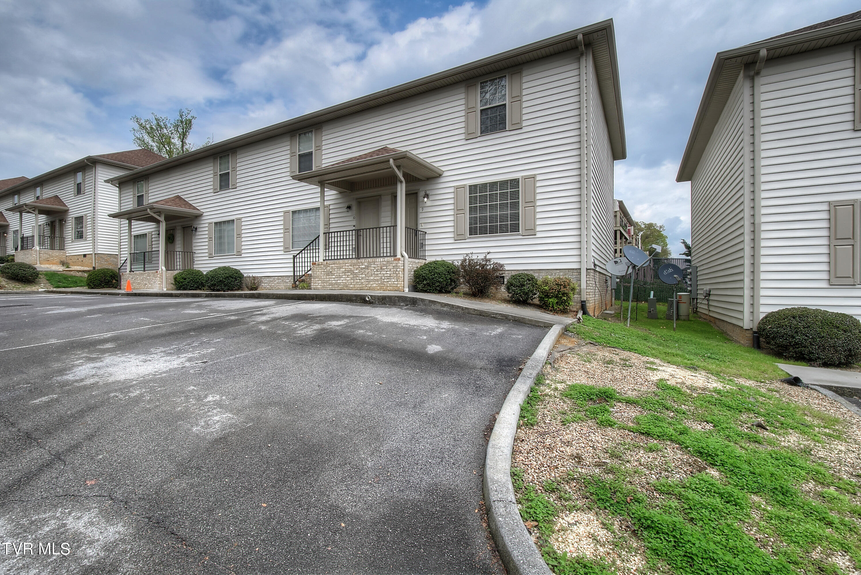 563 Boring Chapel Road, Unit 9 Johnson City, TN 37615 - Photo 3 of 28 3