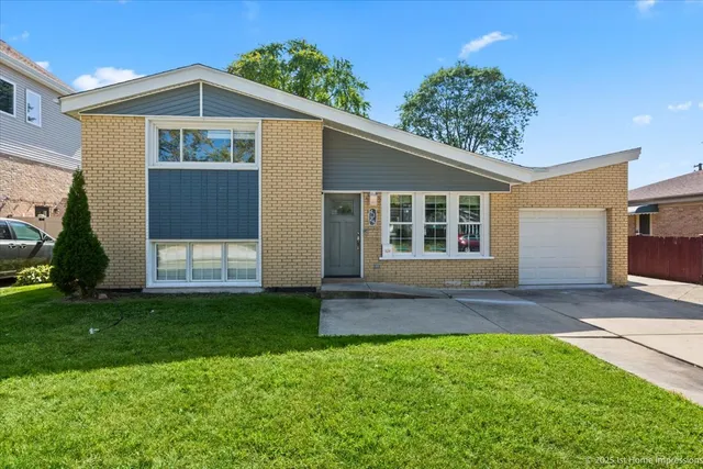$369,000 | 4325 Adeline Drive, Oak Lawn, IL 60453