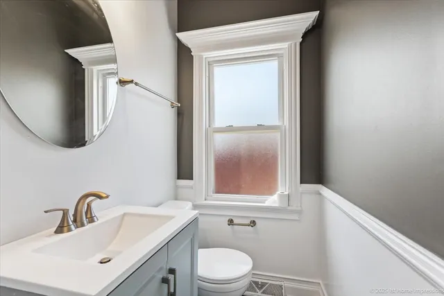 $369,000 | 4325 Adeline Drive, Oak Lawn, IL 60453