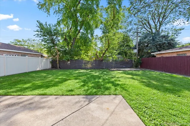 $369,000 | 4325 Adeline Drive, Oak Lawn, IL 60453