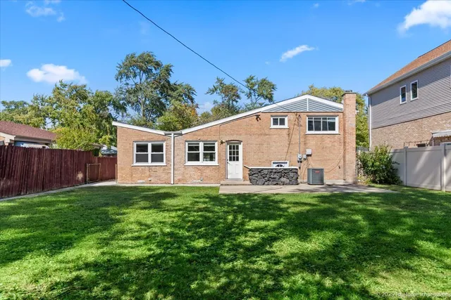 $369,000 | 4325 Adeline Drive, Oak Lawn, IL 60453