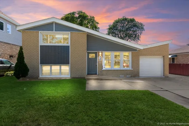 $369,000 | 4325 Adeline Drive, Oak Lawn, IL 60453