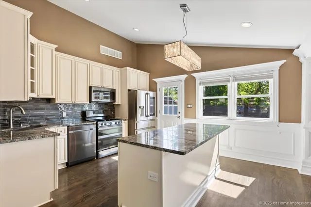 $369,000 | 4325 Adeline Drive, Oak Lawn, IL 60453