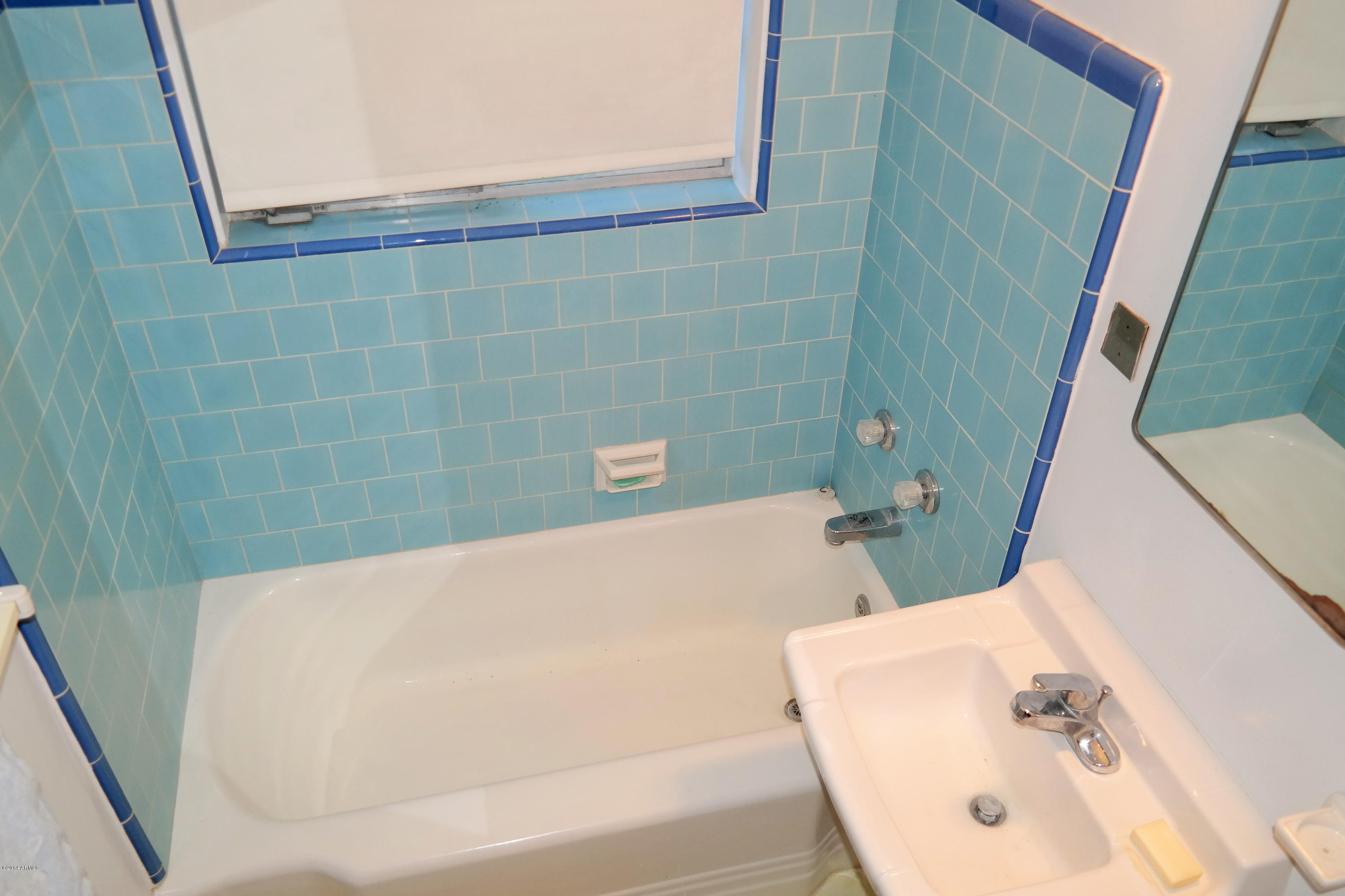 1120 East Ocotillo Road Phoenix, AZ 85020 - Photo 15 of 25 Bath