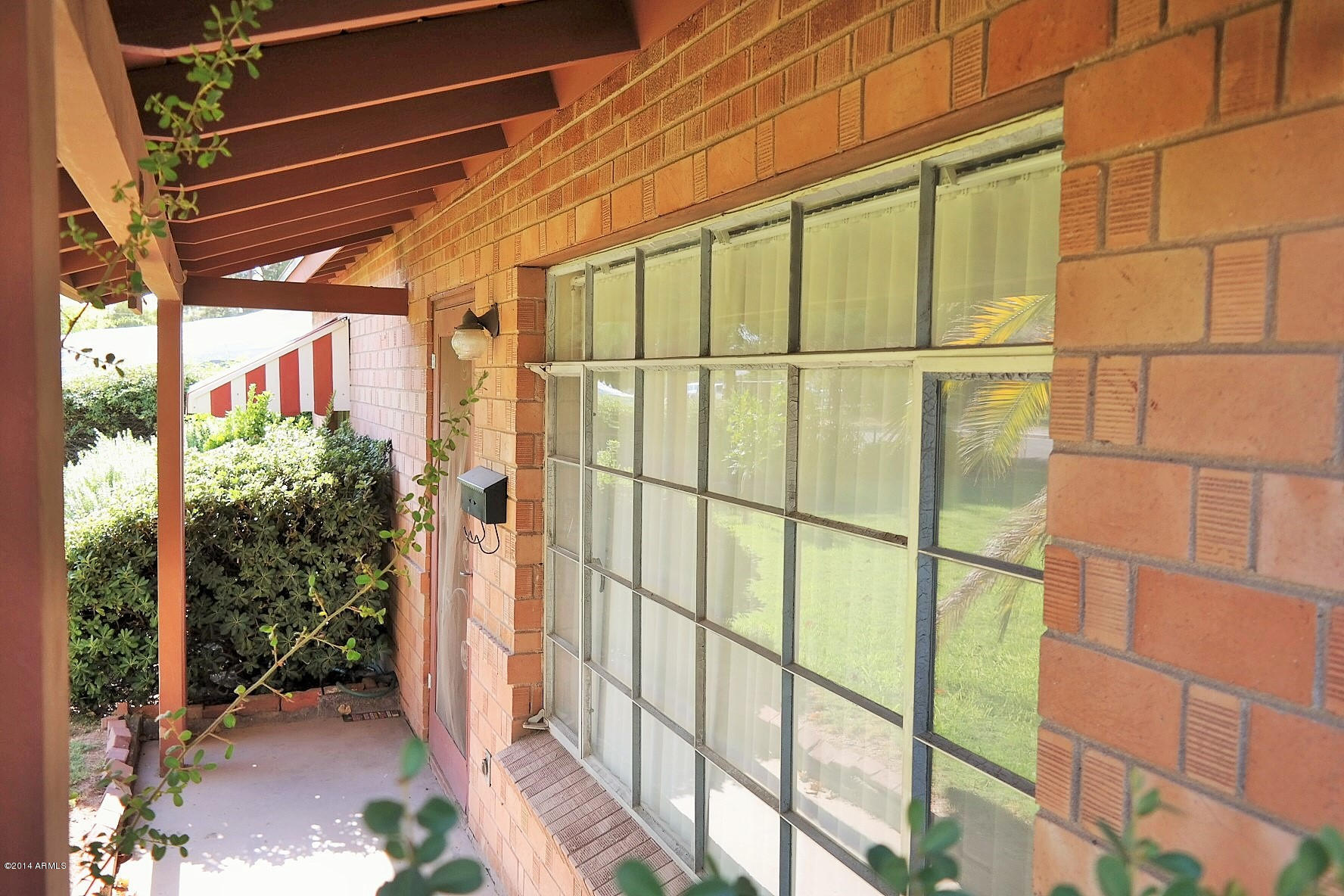 1120 East Ocotillo Road Phoenix, AZ 85020 - Photo 3 of 25 Porch Detail