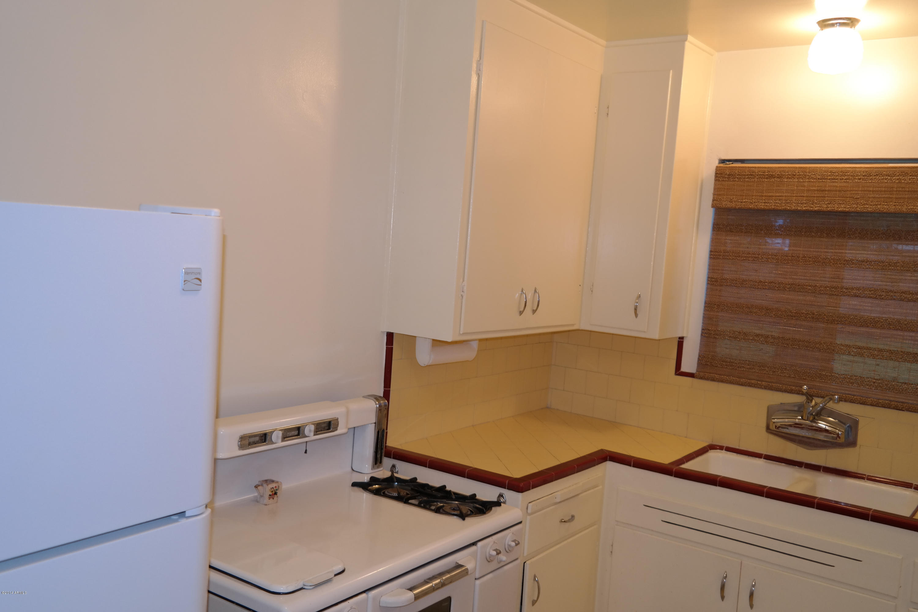 1120 East Ocotillo Road Phoenix, AZ 85020 - Photo 9 of 25 Kitchen iii