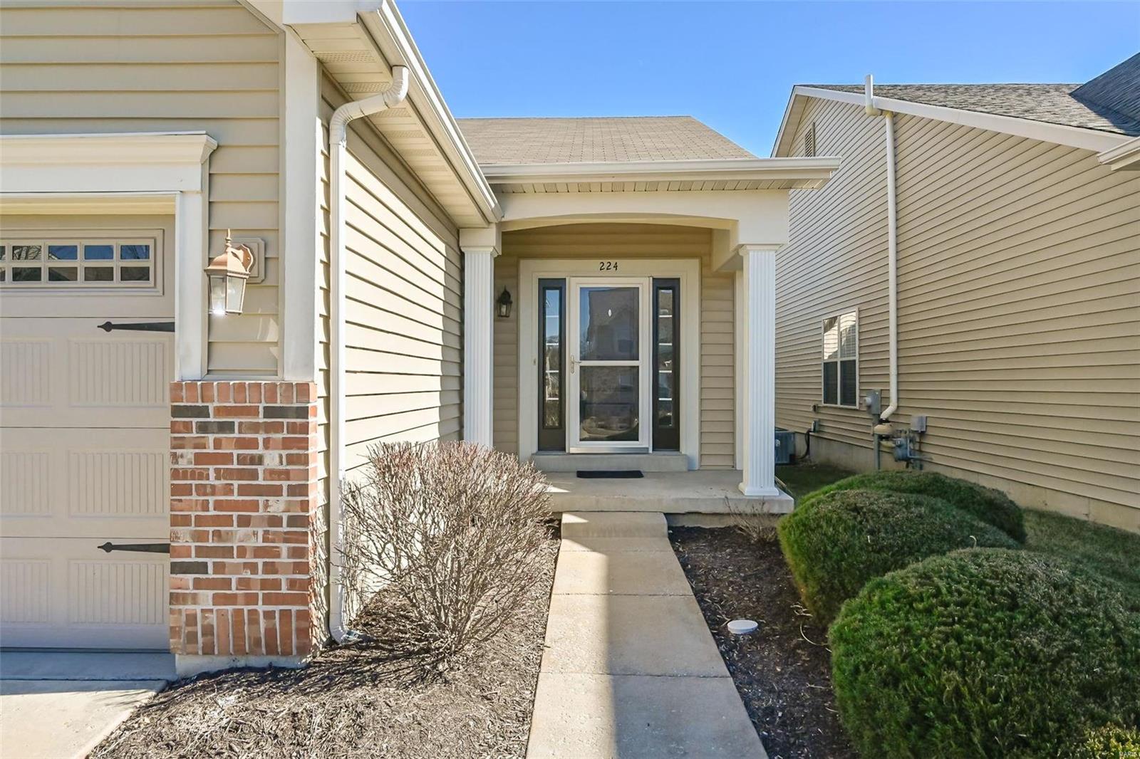 224 Coachgate Lane Ballwin, MO 63021 - Photo 2 of 18 Gallery Image 2