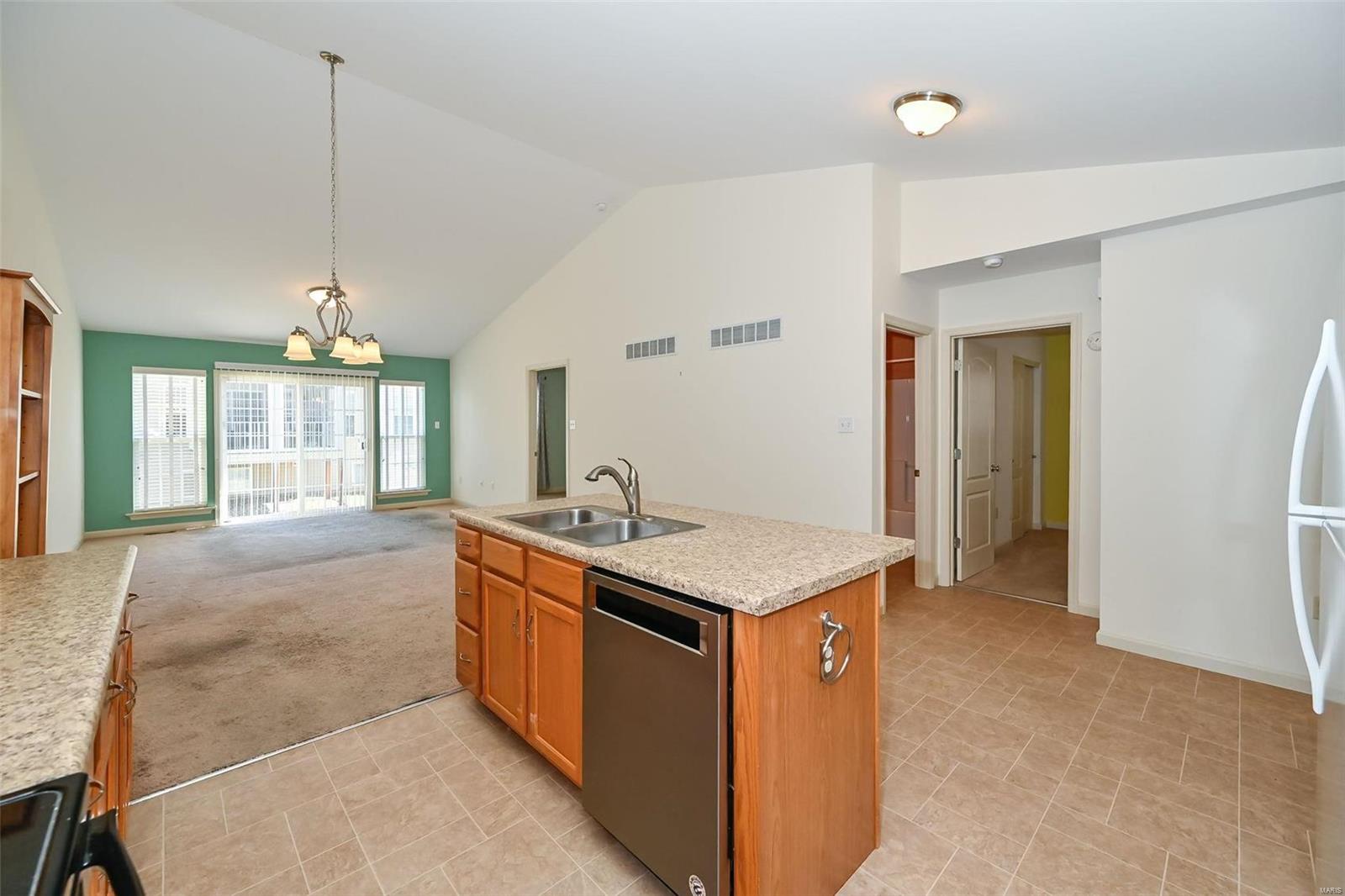 224 Coachgate Lane Ballwin, MO 63021 - Photo 8 of 18 Gallery Image 8