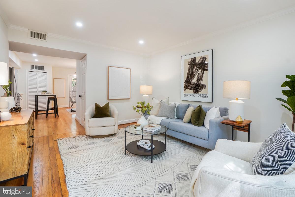 415 17th Street Southeast Washington, DC 20003 - Photo 3 of 38 Gallery Image 3