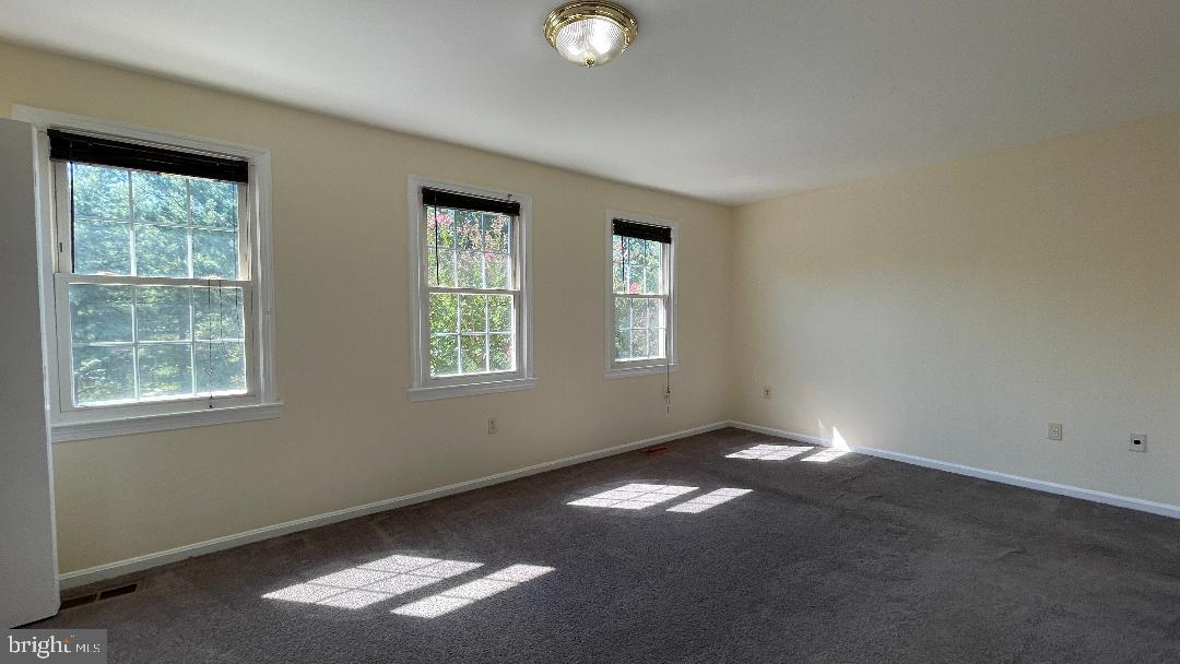 10621 Patternbond Terrace Silver Spring, MD 20902 - Photo 11 of 26 Gallery Image 11
