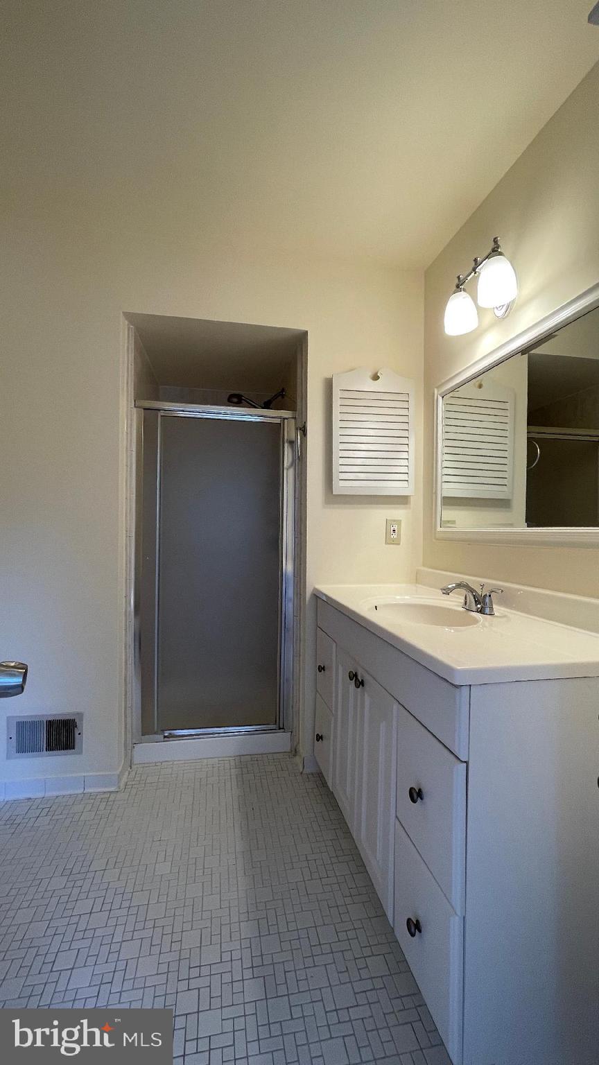 10621 Patternbond Terrace Silver Spring, MD 20902 - Photo 14 of 26 Gallery Image 14