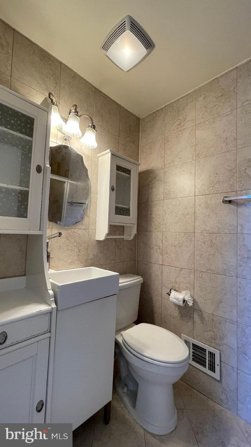 10621 Patternbond Terrace Silver Spring, MD 20902 - Photo 15 of 26 Gallery Image 15