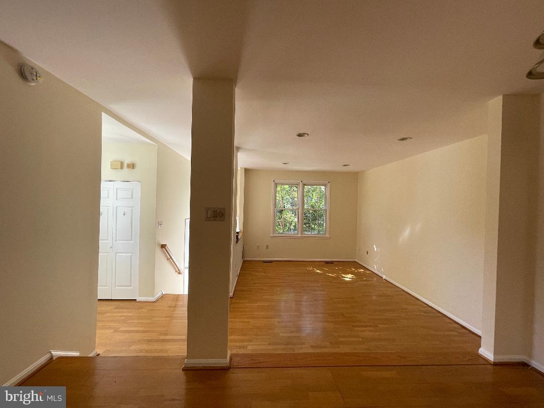 10621 Patternbond Terrace Silver Spring, MD 20902 - Photo 4 of 26 Gallery Image 4