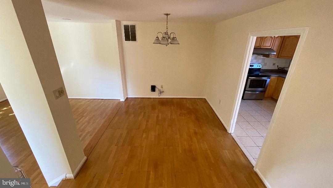 10621 Patternbond Terrace Silver Spring, MD 20902 - Photo 5 of 26 Gallery Image 5