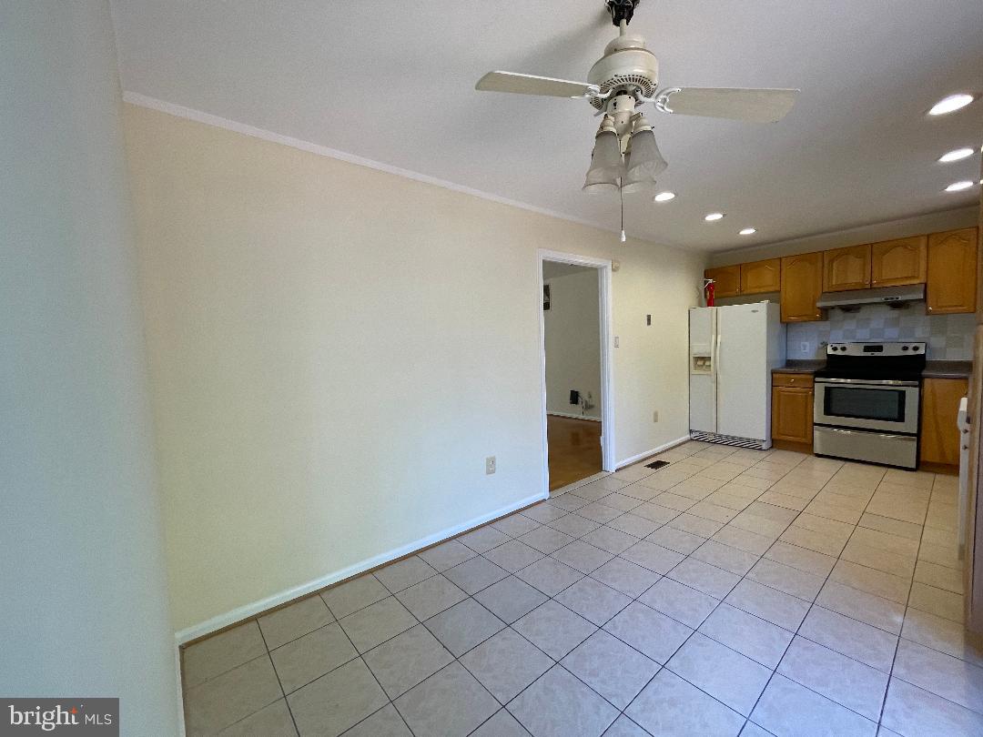 10621 Patternbond Terrace Silver Spring, MD 20902 - Photo 6 of 26 Gallery Image 6