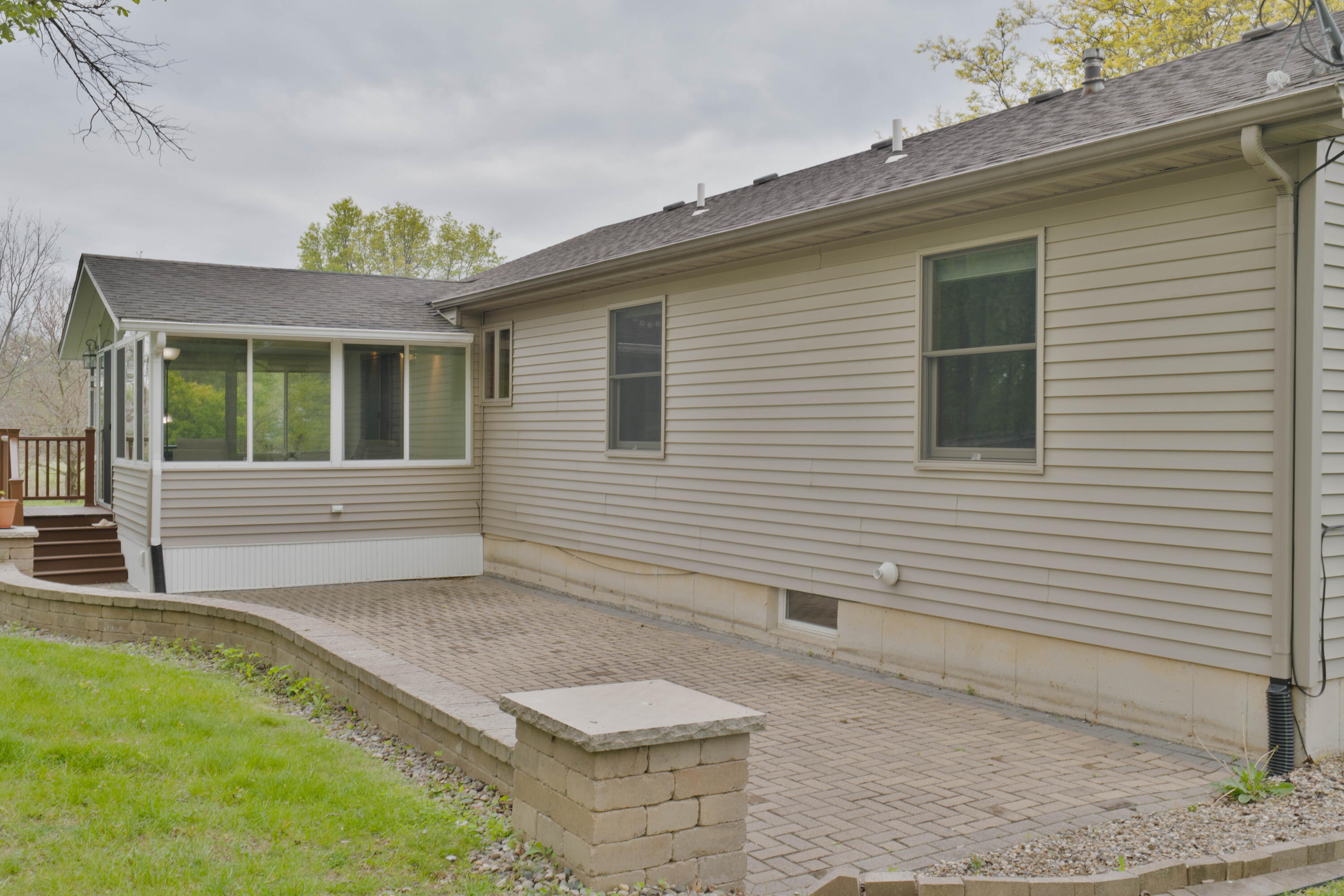 7019 Forest Ridge Drive Schererville, IN 46375 - Photo 17 of 19 3000x2000