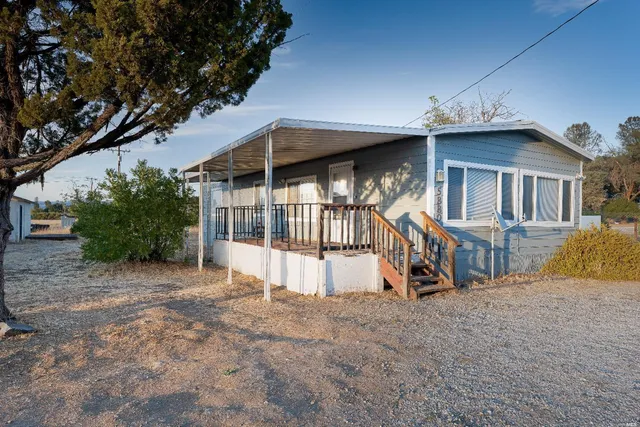 $945,000 | 5880-5860 Live Oak Drive, Kelseyville, CA 95451