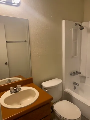 $800 | 501 Hedgewood Drive, Unit D, Georgetown, TX 78628