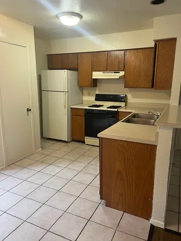 $800 | 501 Hedgewood Drive, Unit D, Georgetown, TX 78628