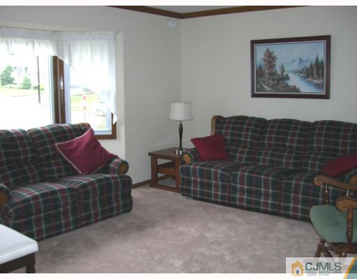 37 Hill Road Edison, NJ 08817 - Photo 3 of 8