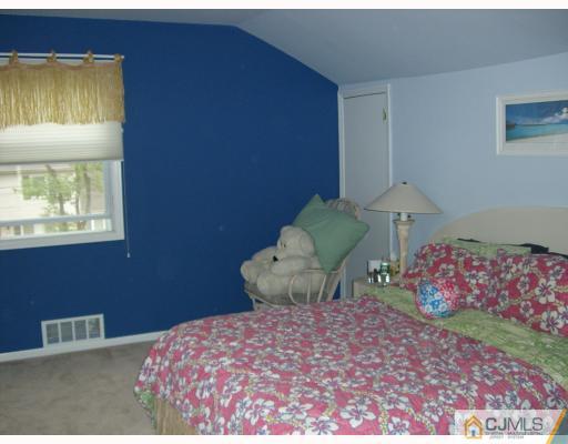 37 Hill Road Edison, NJ 08817 - Photo 6 of 8