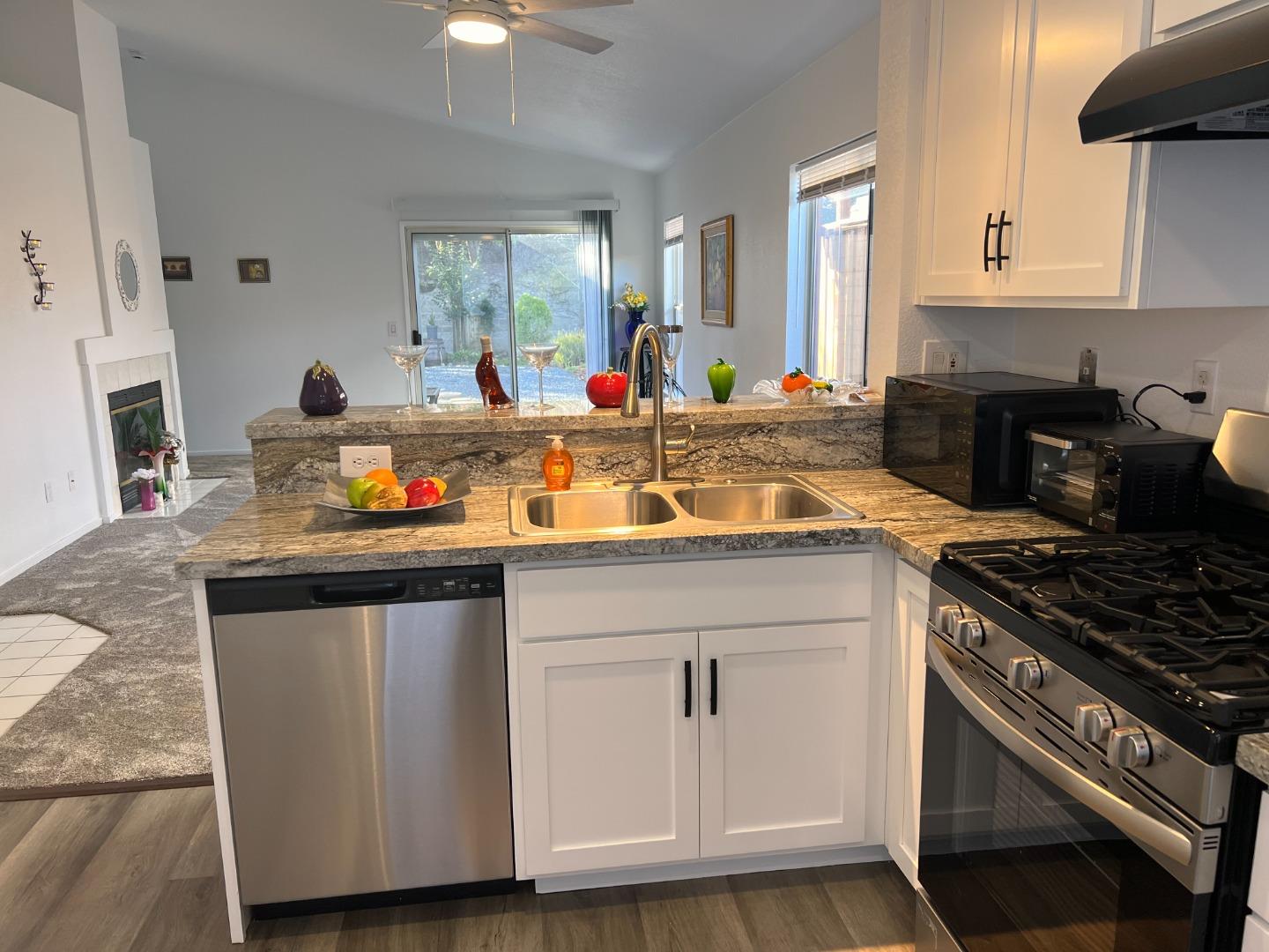 2163 Lansbury Street Santa Rosa, CA 95404 - Photo 1 of 1 Gallery Image 1
