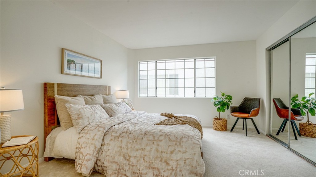 305 East Valencia Avenue, Unit R Burbank, CA 91502 - Photo 11 of 21